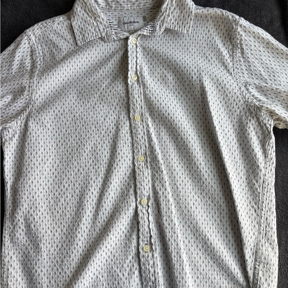 Goodfellow & Co Men's White and Black Dotted Shirt